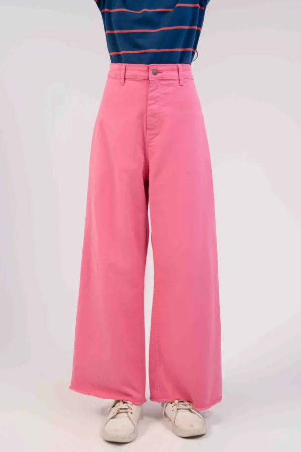 ⁦جينز بناتي بقصة واسعة⁩ - الصورة ⁦3⁩