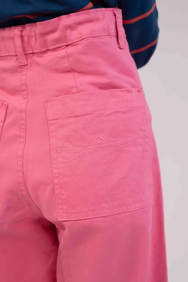 ⁦جينز بناتي بقصة واسعة⁩ - الصورة ⁦2⁩