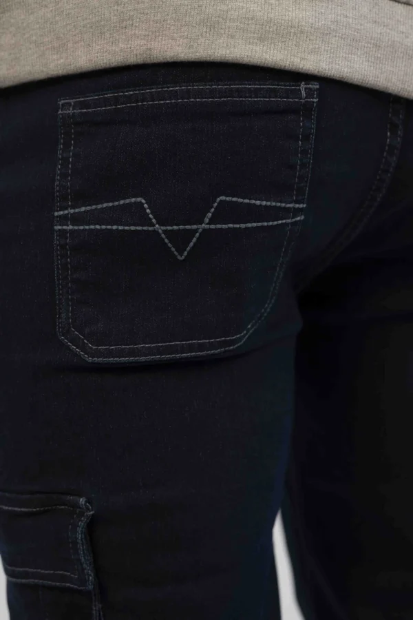 ⁦جينز كارجو رجالي – غسيل أزرق داكن⁩ - الصورة ⁦2⁩