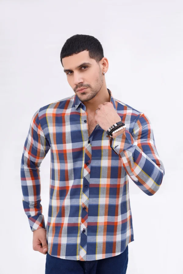 قميص رجالي كاجوال – نقش مربعات أزرق وأحمر - الصورة 3