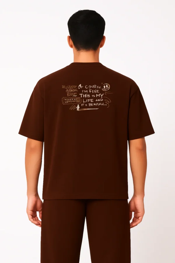 ⁦تيشيرت رجالي دروب شولدر بطباعة جرافيك⁩ - الصورة ⁦4⁩