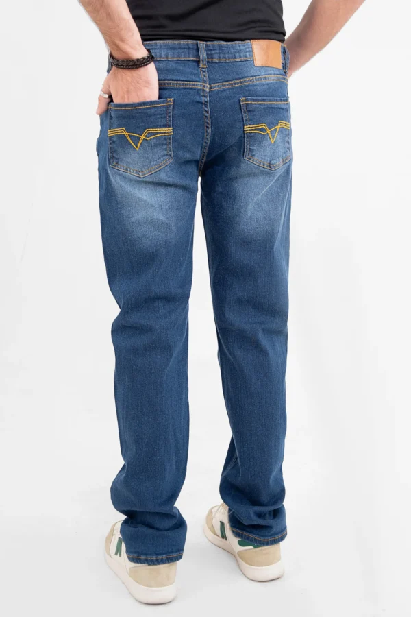 جينز رجالي – قصّة سمارت، لون متوسط - الصورة 4