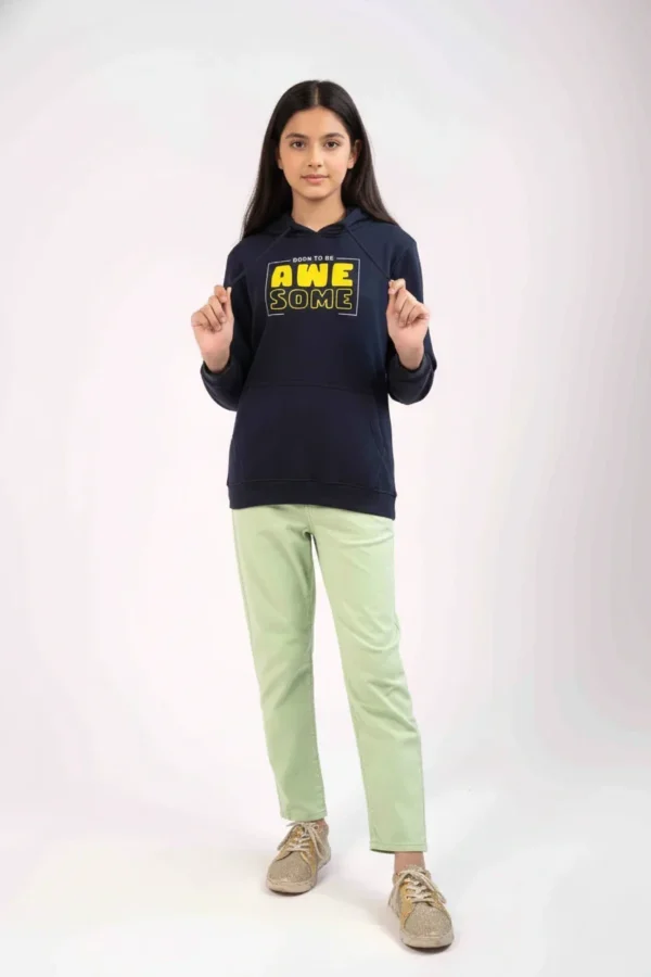 جينز بناتي بقَصّة ضيقة