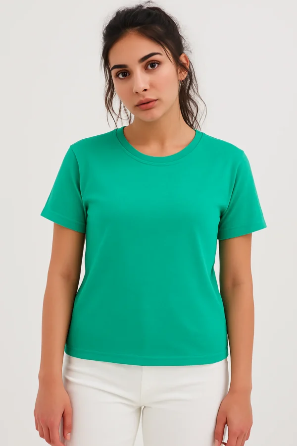 تيشيرت نسائي بطباعة جرافيك