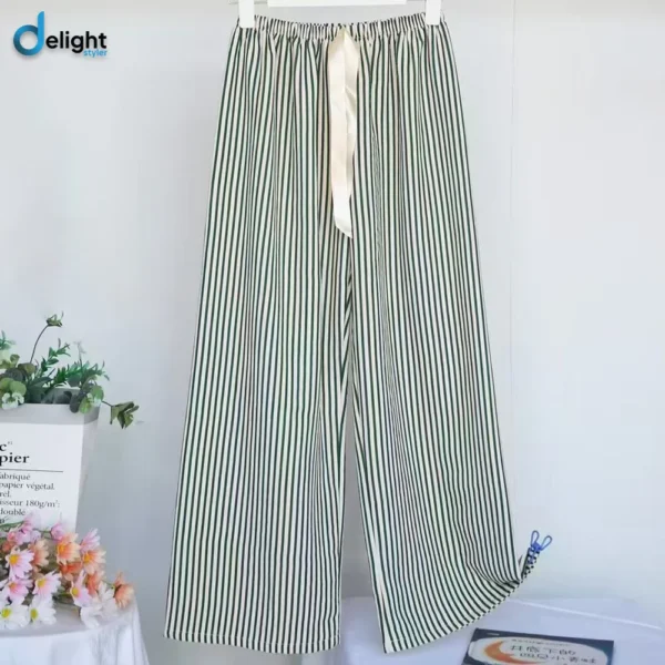 بنطال نسائي بطبعة خطوط - الصورة 2